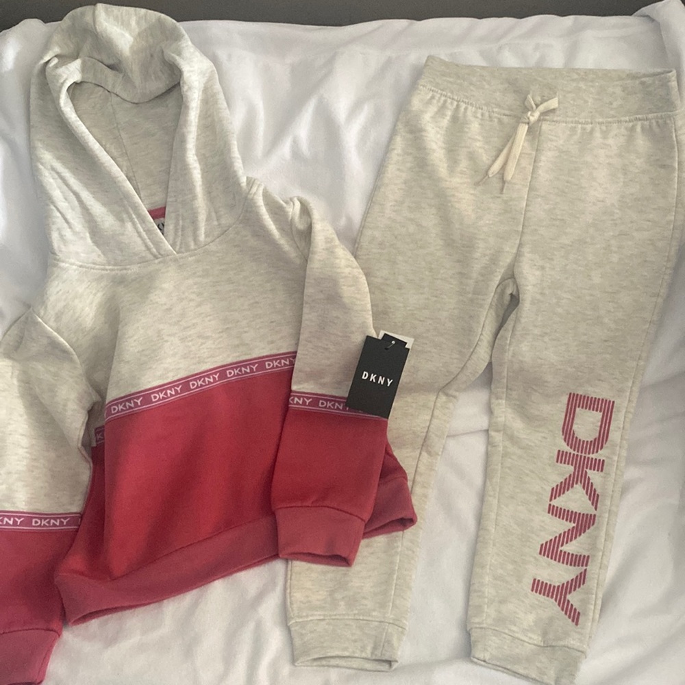 DkNY set new with tags